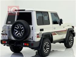 Toyota Land Cruiser 76